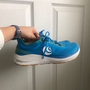 TOPO Women’s Cyclone Running Athletic Sneakers